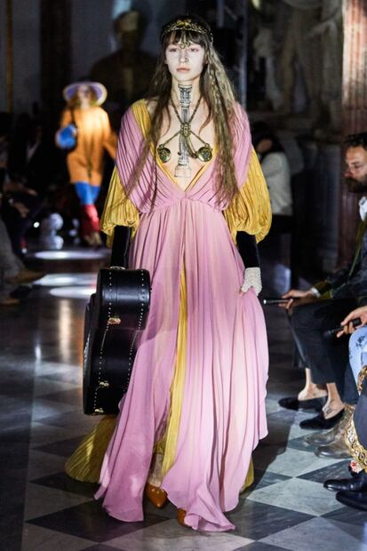 Gucci se promulga a favor del aborto en su desfile Crucero 2020