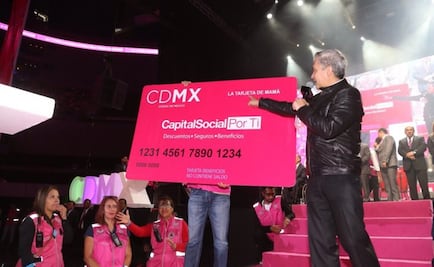 Mancera entrega tarjeta de descuentos "A Toda Mami" 