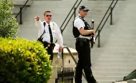 Secret service shoots armed person outside White House