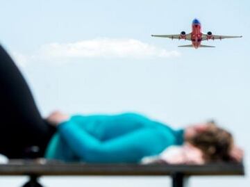 El jet lag aumenta riesgo de padecer cáncer de hígado