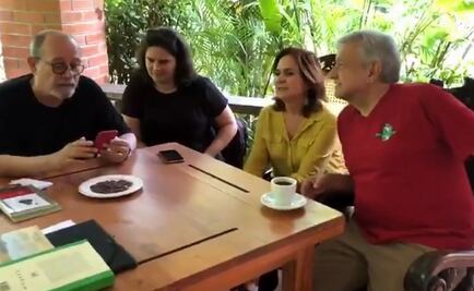 AMLO felicita a "su hermano" Silvio Rodríguez por su cumpleaños 76