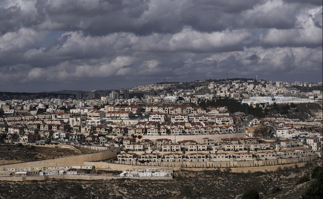 Una vista general del asentamiento judío de Efrat, en Cisjordania, el lunes 30 de enero de 2023. La población de colonos israelíes en Cisjordania ha superado el medio millón de personas. FOTO: AP