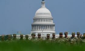 Trump preside un desfile militar y cumple 79 años; aquí los puntos clave
