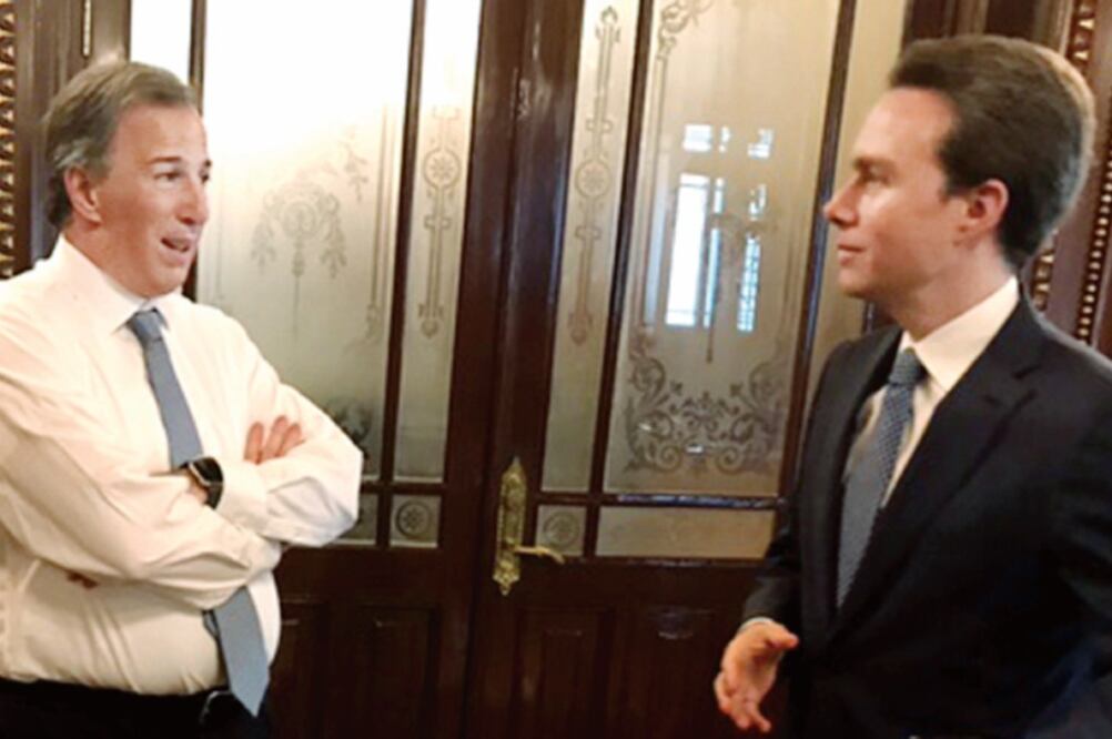 El titular de la SHCP, José Antonio Meade, y el gobernador de Chiapas, Manuel Velasco, se reunieron para reafirmar su compromiso con el proyecto, el cual se prevé genere más empleos e impulse el desarrollo económico (CORTESÍA)