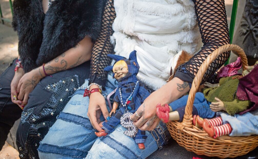 La escencia de la microempresa son los elfos, seres que tienen vida propia, aseguró Ángel. Foto Darío Luna / EL UNIVERSAL