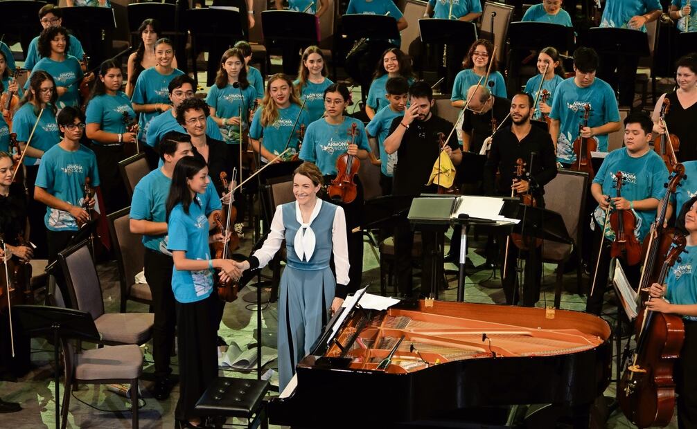 Alondra de la Parra dirigió el concierto Sinfonía familiar GNP. Foto: Festival Paax GNP