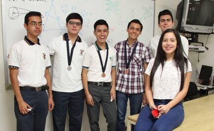 Jóvenes sinaloenses destacan en concurso de matemáticas
