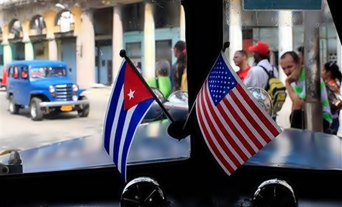 Minister Meade participated in a meeting with his colleague from Belize Wilfred Peter Erlington. (Photo: Archive)