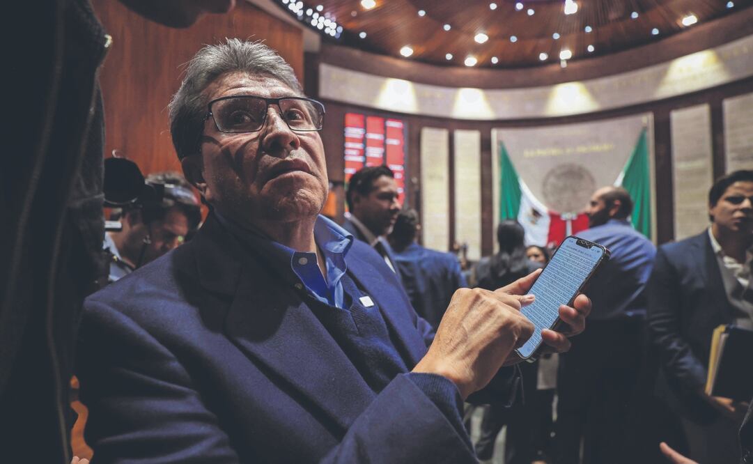 Ricardo Monreal aplaudió la desaparición de los órganos autónomos al decir que fueron promovidos por intereses tecnocráticos. Foto: de DIEGO SIMÓN SÁNCHEZ. EL UNIVERSAL