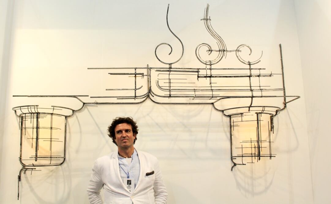 Spanish artist Juan Garaizabal at Zona Maco 2020 - Photo: Miranda Perea/EL UNIVERSAL in English