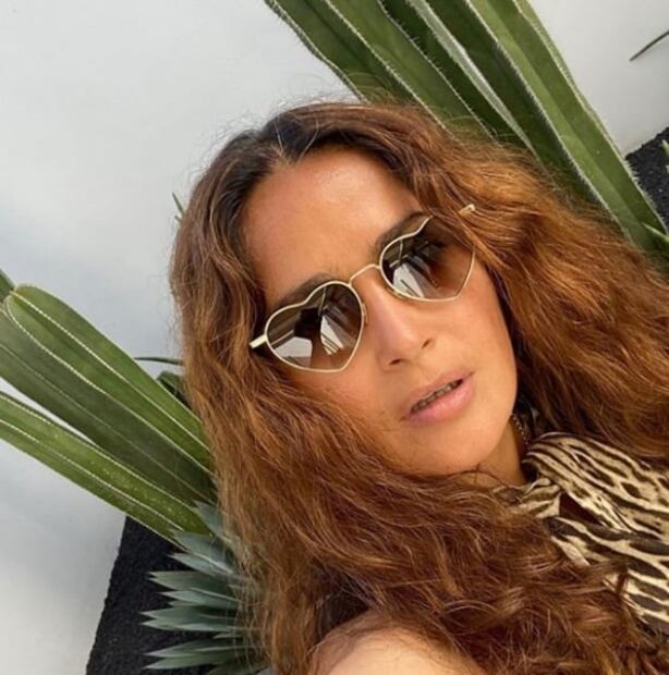 A Salma Hayek ya le gustó presumir sus canas 