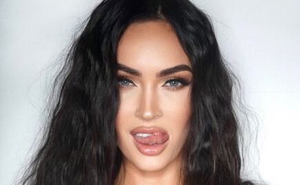 Megan Fox estrena look con cabello azul pastel