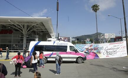 Con bloqueo, docentes impiden salida de autobuses en Oaxaca