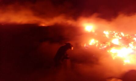 Arde tiradero de Chiconautla, en Edoméx; no hay lesionados