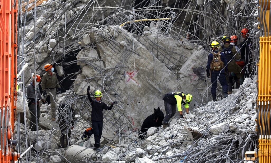 Rescatistas continúan con sus labores de búsqueda de supervivientes tras el terremoto que azotara el centro de Myanmar y Tailandia, el miércoles 2 de abril de 2025. Foto: EFE