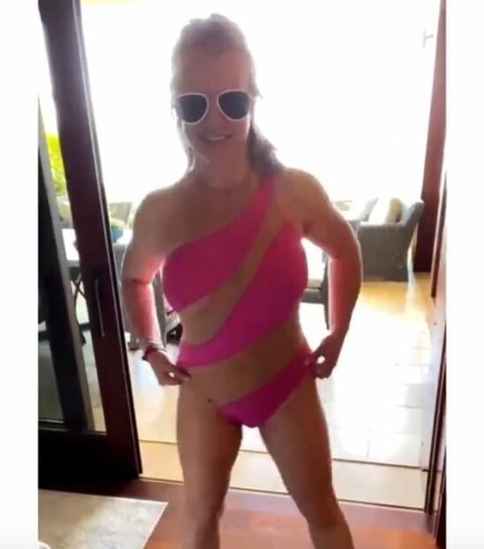 Britney Spears luce el traje de baño completo más sexy 