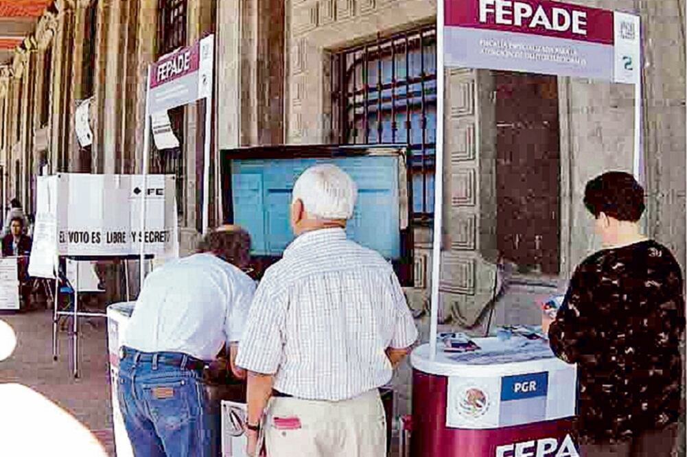 Parámetro. La FEPADE dice que de septiembre de 2017 a la conclusión de los comicios de 2018 recibió 2 mil 500 denuncias. (ARCHIVO EL UNIVERSAL)
