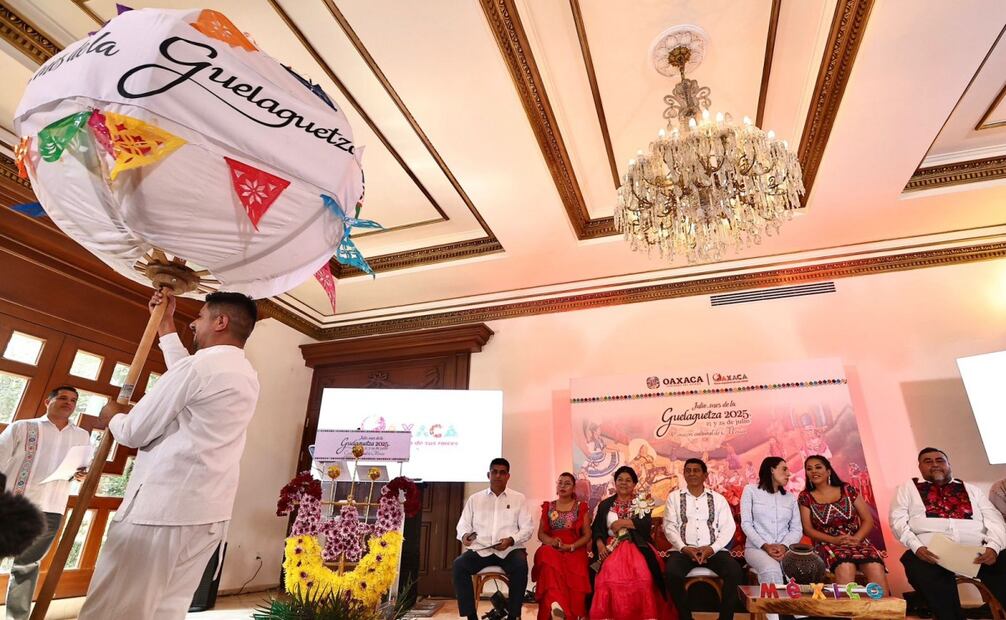 Ciudad de México 10 de junio 2025
Conferencia de prensa “Julio, mes de la Guelaguetza 2025” en el Salón Venustiano Carranza en el Complejo Cultural Los Pinos con presencia del gobernador de Oaxaca. Foto: Berenice Fregoso / EL UNIVERSAL