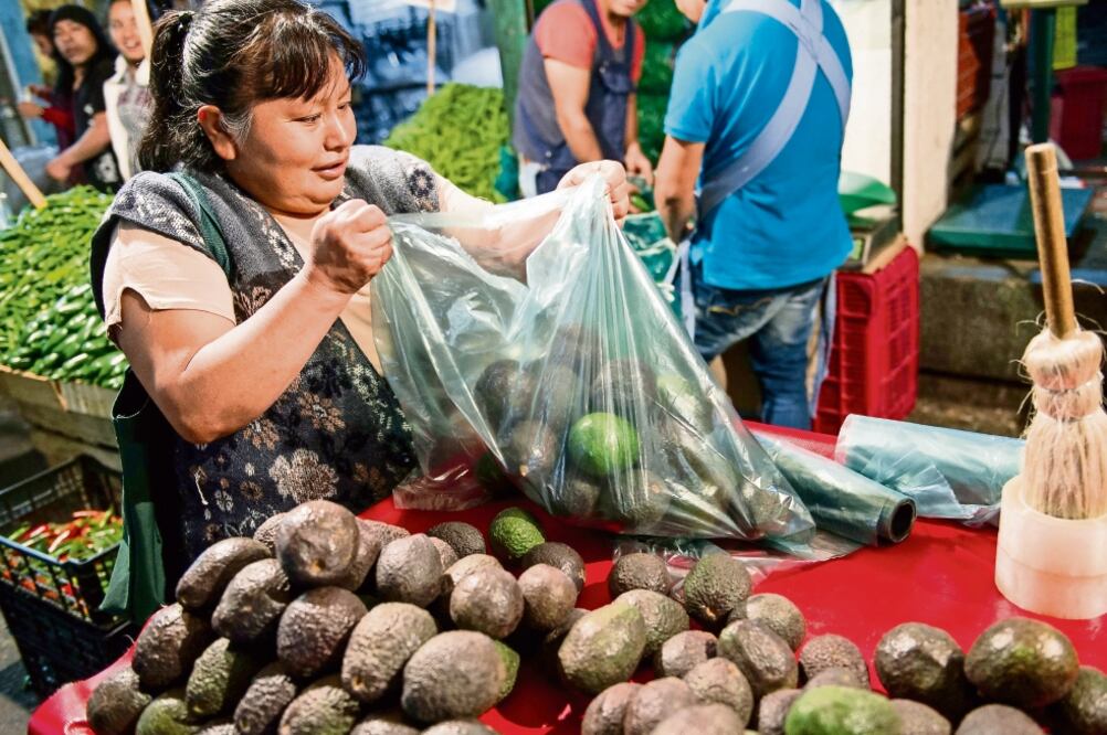 Los precios del aguacate se elevaron de 86 centavos por unidad en enero, a 1.10 dólares en julio (NICK WAGNER. AP)