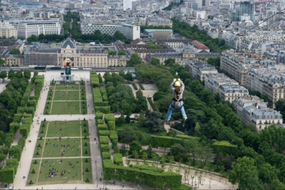 La Torre Eiffel estrena tirolesa