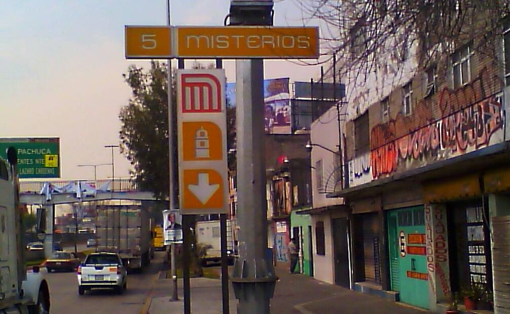 Lugares por los que miles de capitalinos transitan diario son el espacio donde transcurren muchos de los relatos del podcast. Wikimedia Commons.