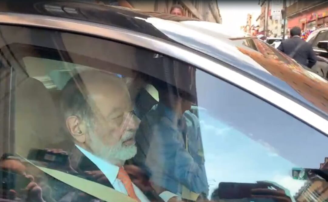 Carlos Slim al salir de reunión con AMLO en Palacio Nacional. Foto: Captura/Video Pedro Villa y Caña