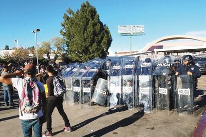 Bloquean cruces a EU por alza a gasolinas