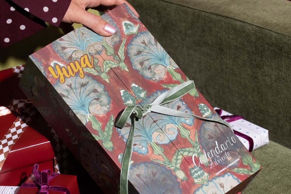 Con diseño elegante y temática navideña, el calendario de adviento de Yuya se vuelve un favorito de colección. Foto: @bailandojuntos