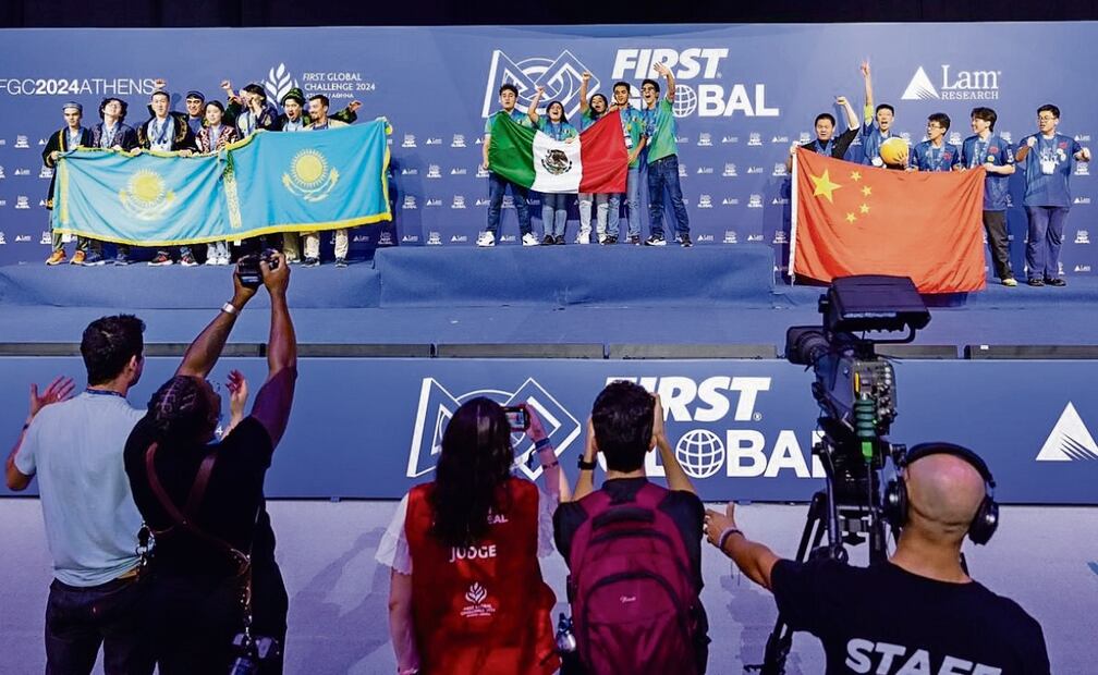 Los estudiantes Dylan, Román, Isabella, Aldo, Rodrigo, Aurora, Raúl, Gared y Danna asistieron a la competencia del 26 al 29 de septiembre.  Foto: Especial