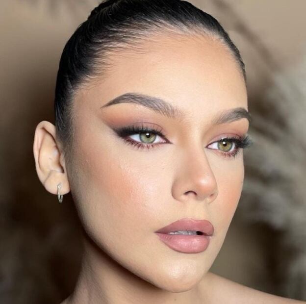 Trucos de maquillaje con efecto lifting que te harán lucir más joven 