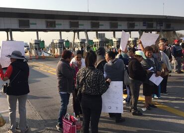 Reportan bloqueo en caseta Las Americas del Circuito Exterior Mexiquense