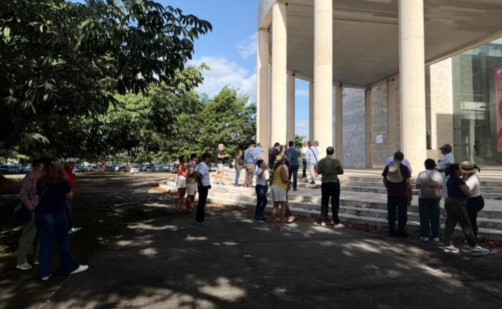 Manifestantes piden que continúen las investigaciones y se haga justicia en su caso (30/10/2025). Foto: Especial