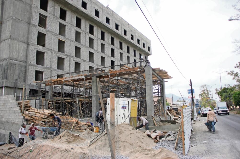 El año pasado se suspendió la construcción del hotel Holiday Inn, debido a que el narco esperaba a conocer detalles sobre la obra para pedir su cuota. (ARTURO DE DIOS. EL UNIVERSAL)