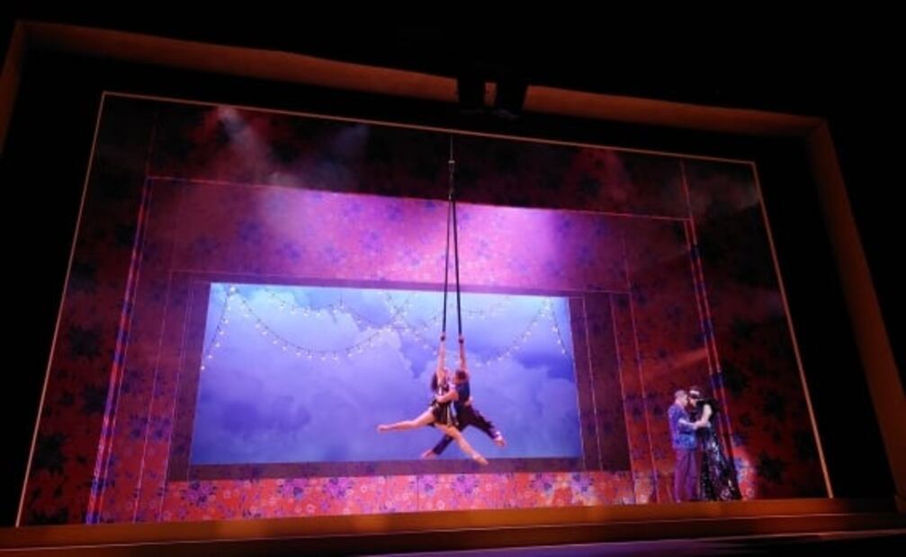 Regresa al escenario legado de Juan Gabriel con "Querida"