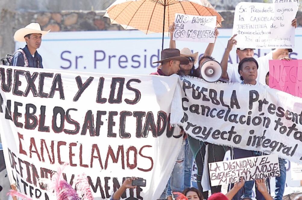 Antecedentes. Hace más de dos semanas personas inconformes con el proyecto de la Termoeléctrica de Huexca, en Morelos, abuchearon al gobernador. Foto:TONY RIVERA. EL UNIVERSAL