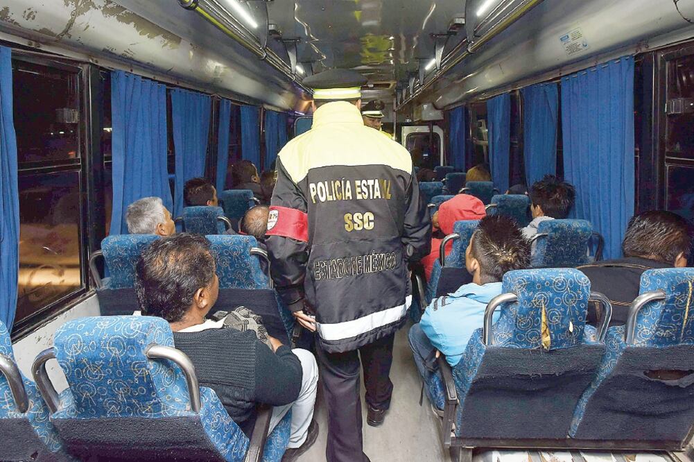 El programa Autobús Seguro pretende bajar los índices de asaltos a bordo de transporte público y de pasajeros asesinados por resistirse a los atracos (JUAN M. BARRERA. EL UNIVERSAL)