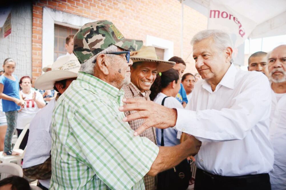 Al reiniciar sus giras por el país, el líder de Morena, Andrés Manuel López Obrador, alertó que no conviene entrar a una renegociación del TLCAN (ARCHIVO EL UNIVERSAL)