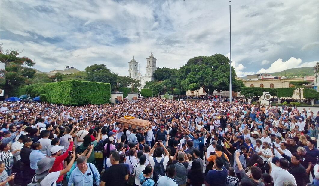“¡Justicia!”, “¡Justicia!”, fue el grito que predominó en el sepelio del perredista Alejandro Arcos Catalán en Chilpancingo. Foto: Emiliano Torres