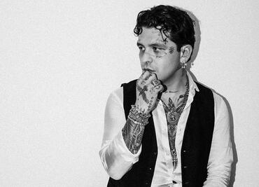 El estilo de Christian Nodal en la Semana de la Moda de París