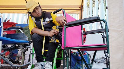 Coyoacán y Club Rotary CDMX realizan jornada gratuita de reparación de sillas de ruedas; buscan ayudar a personas con discapacidad