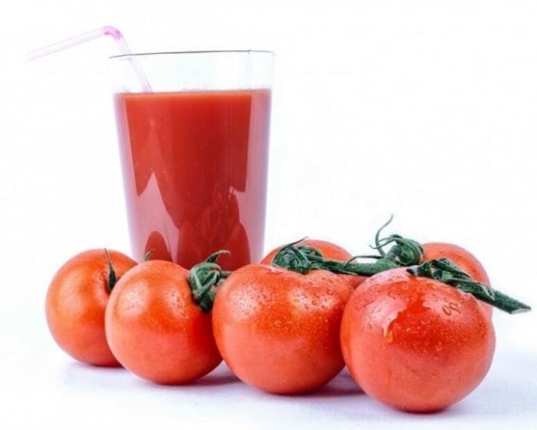 Razones para beber jugo de jitomate 