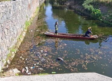 Rescatan sin vida a joven de 16 años en el Canal Nacional de Iztapalapa; cayó al intentar recuperar un balón