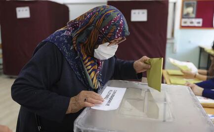 Cierran colegios electorales en Turquía; no se reportan incidentes