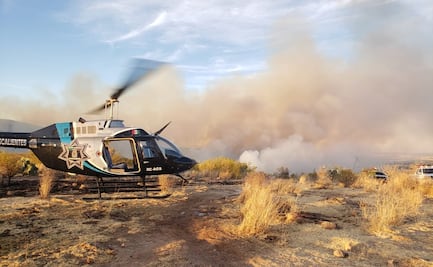 Bomberos quedan envueltos entre las llamas al combatir incendio en Aguascalientes