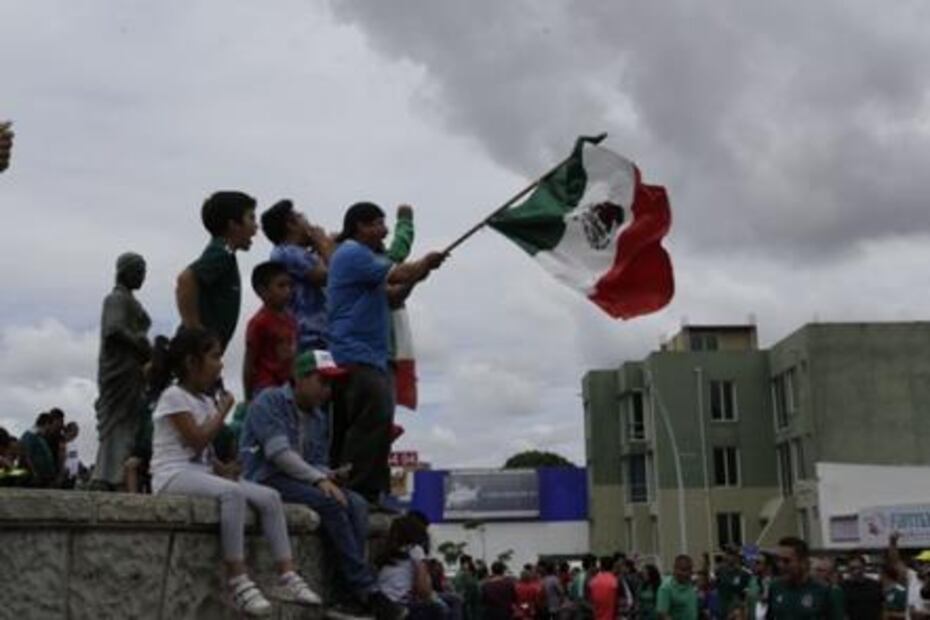 Festejan triunfo de México vs. Alemania en plazas de México