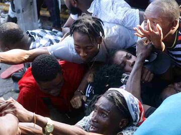 Señalan a migrantes haitianos por “incidente”, tras estampida en oficinas de Comar en Tapachula