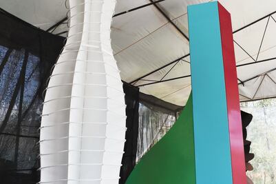 Restauran esculturas de Santa Fe