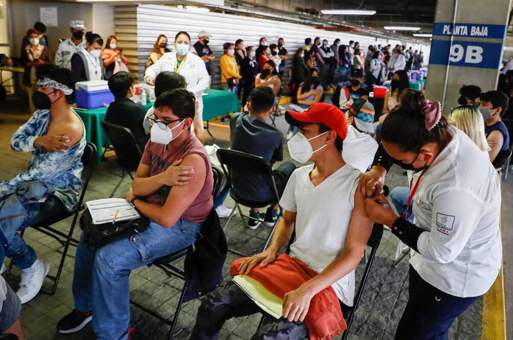 Aplicación de vacuna en la CDMX. Foto: El Universal, Diego Simón Sánchez, archivo