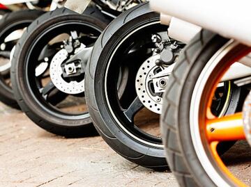 Cómo elegir las mejores llantas para tu moto