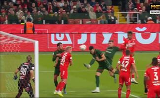 César Montes anota golazo por segundo partido consecutivo en el Derbi de Moscú